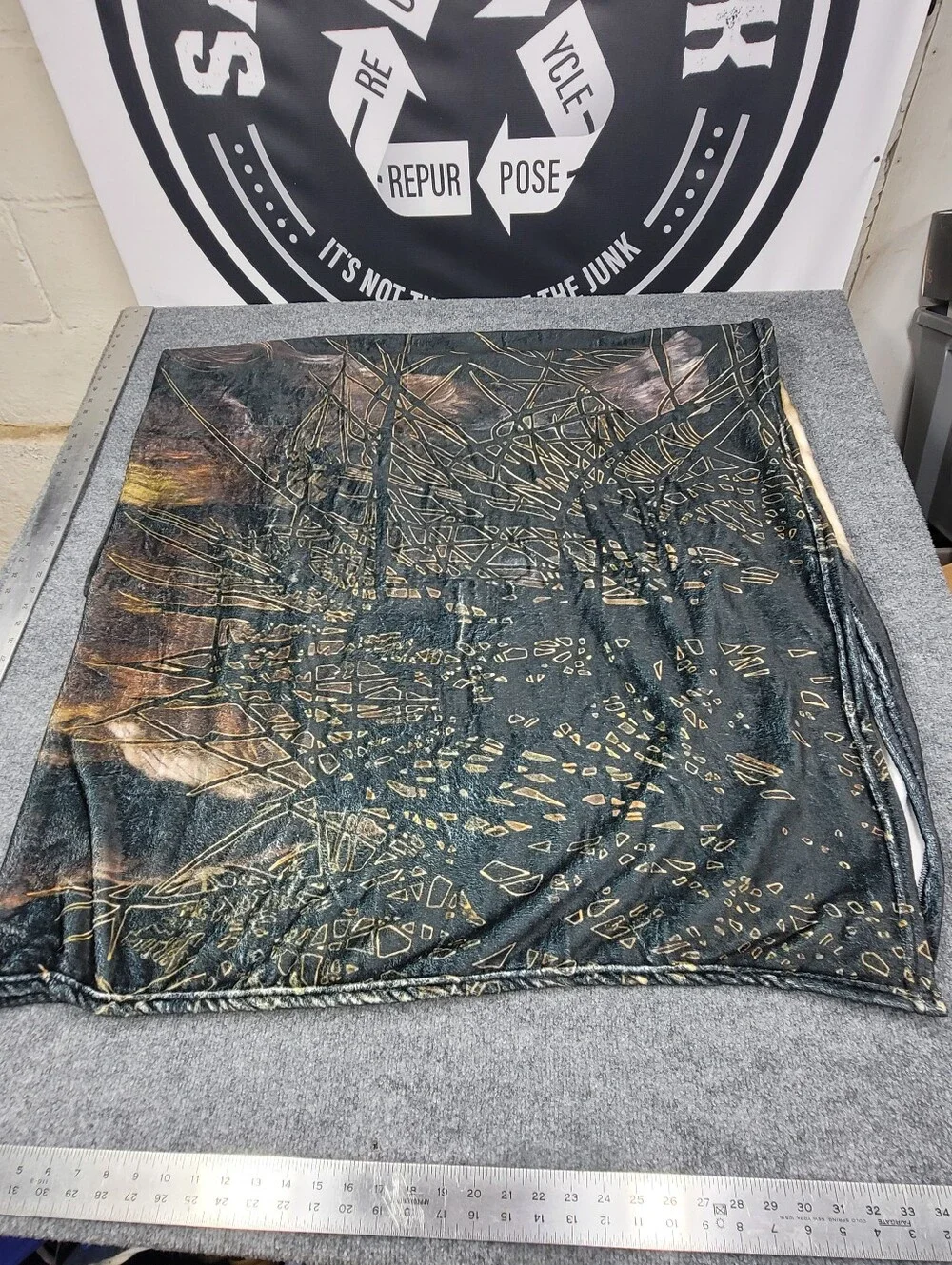 Bison Buffalo Cozy Micro Fiber Throw Blanket 8'x6'